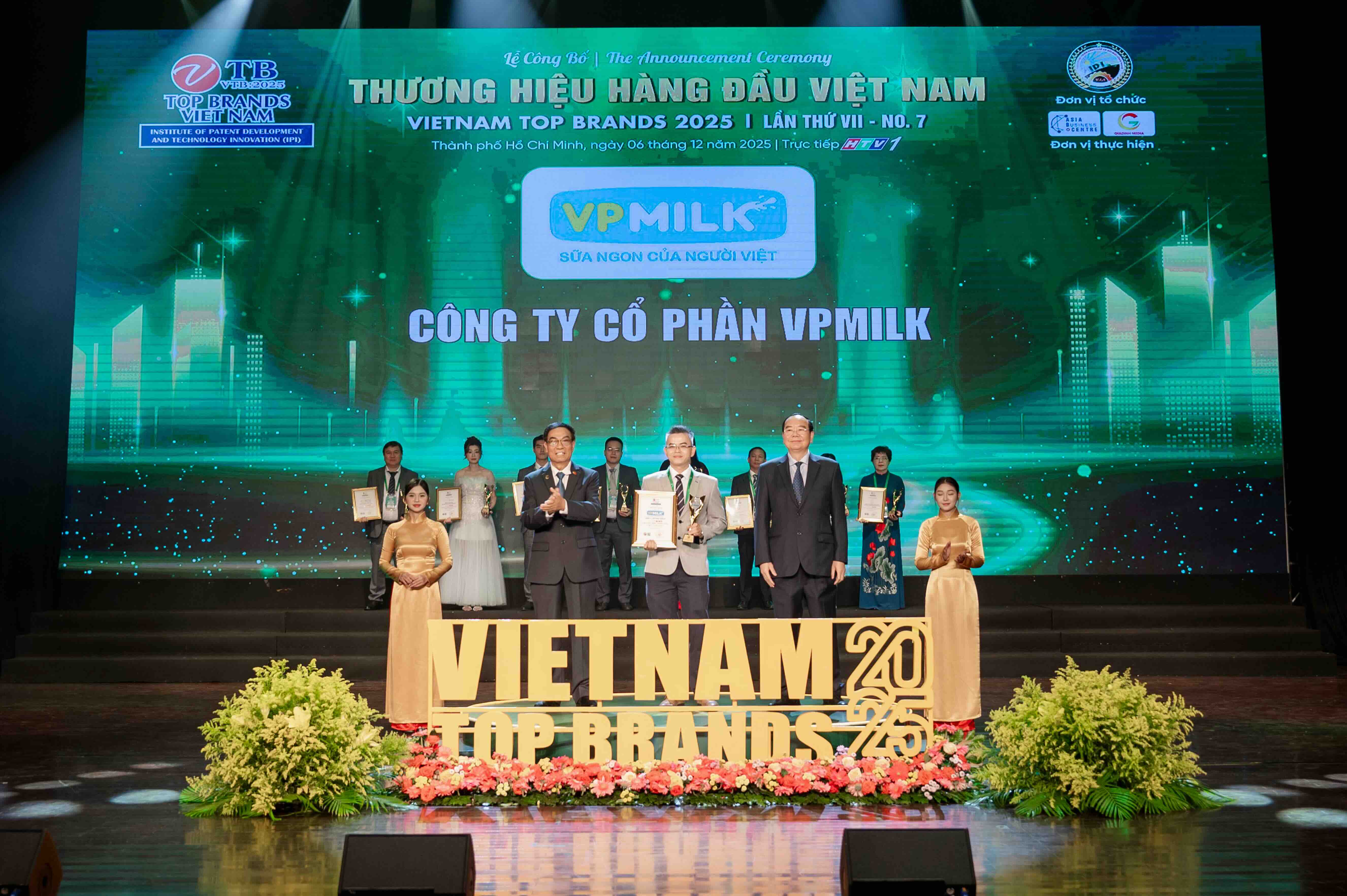 VPMILK VINH DỰ GÓP MẶT TRONG TOP 10 THƯƠNG HIỆU HÀNG ĐẦU VIỆT NAM 2025 image