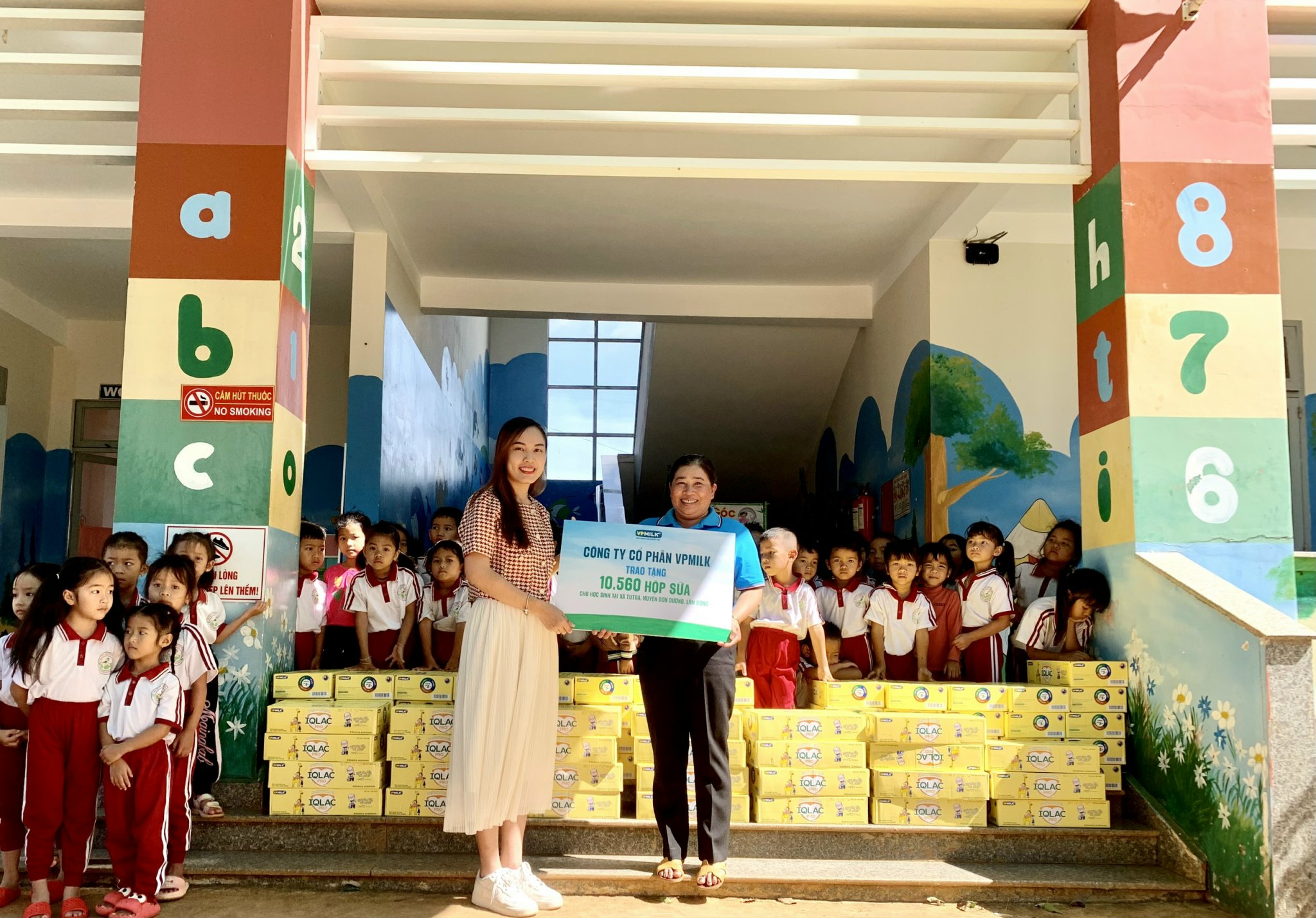 VPMILK TẶNG SỮA DINH DƯỠNG CHO HỌC SINH TRƯỜNG XÃ TUTRA, HUYỆN ĐƠN DƯƠNG, TỈNH LÂM ĐỒNG image